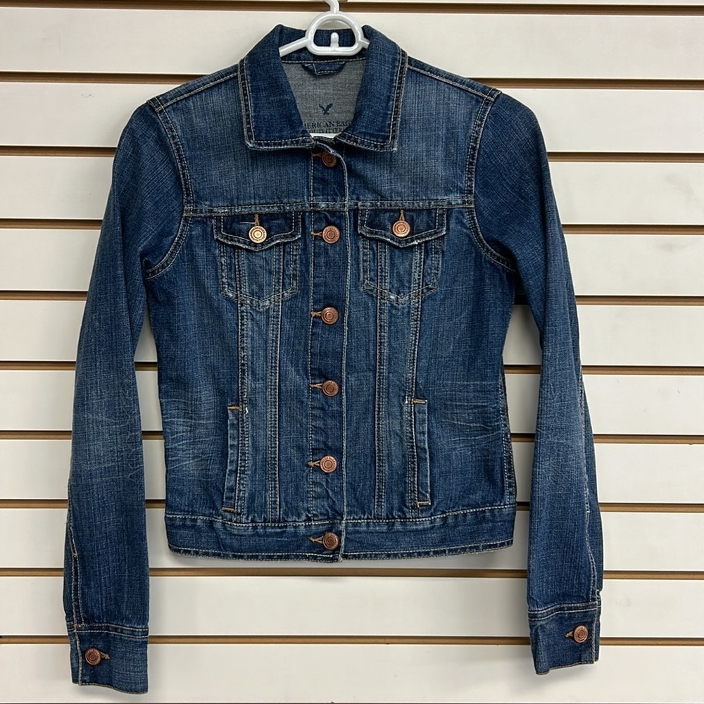 American Eagle Distressed Jean Jacket - Size Small - EUC -‎ Denim